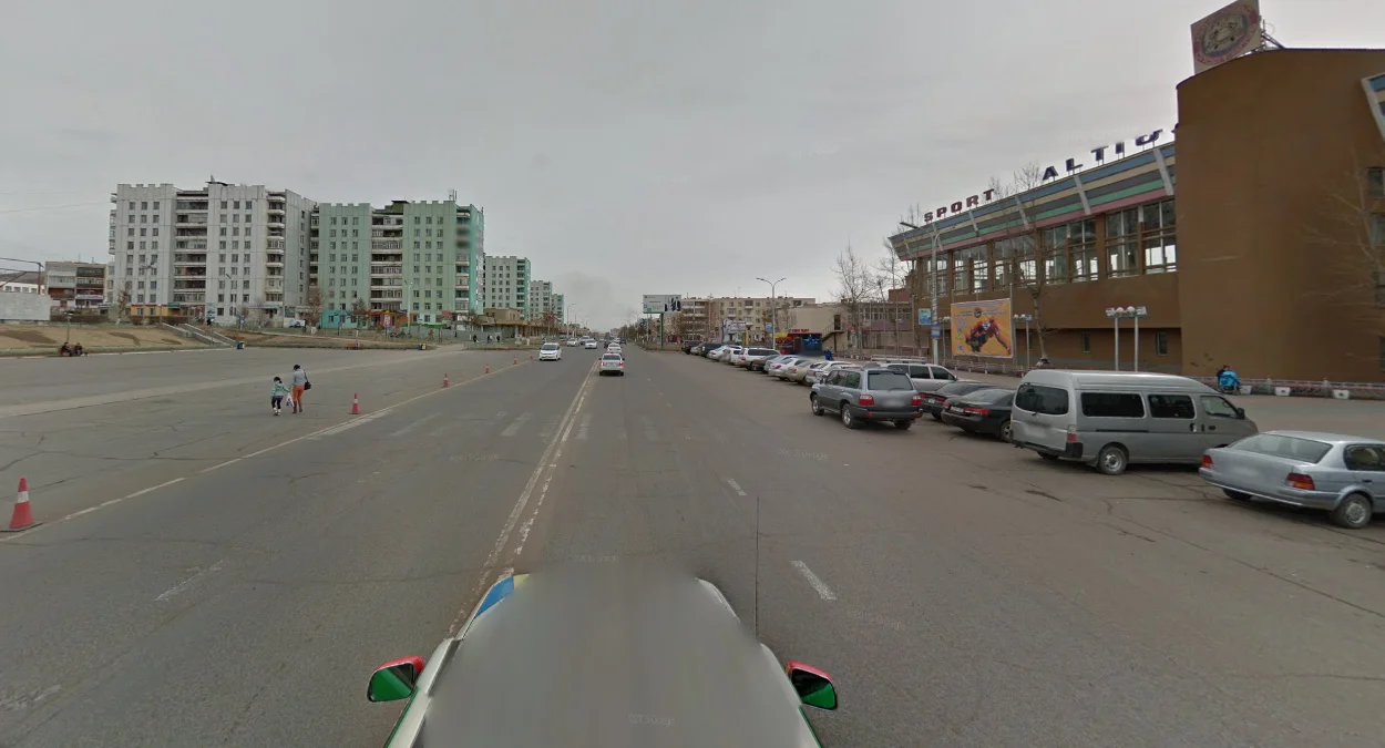 額爾登特：摩天輪與城市景觀