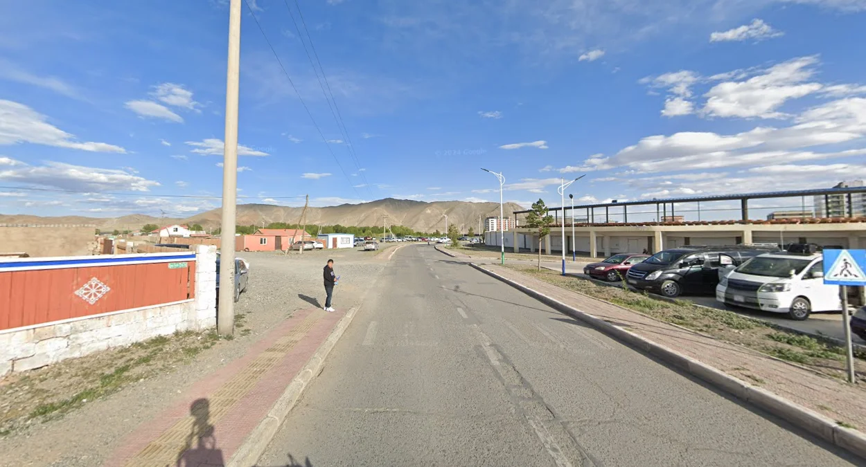 巴彥洪戈爾：東部大型乾燥山丘