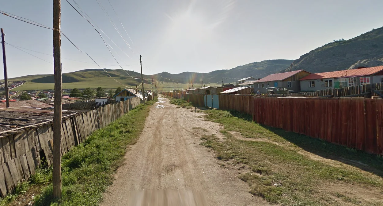 蒙古社區：泥土小巷與木柵欄