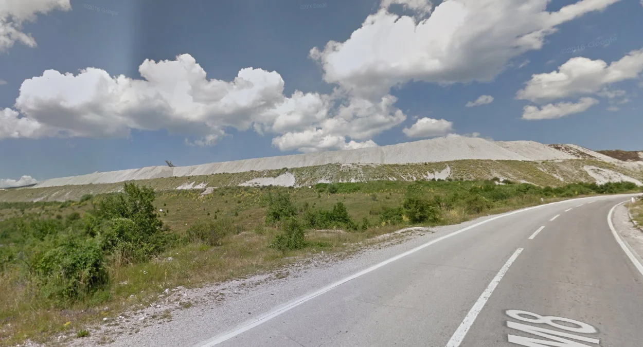 普列夫利亞煤礦碎石牆