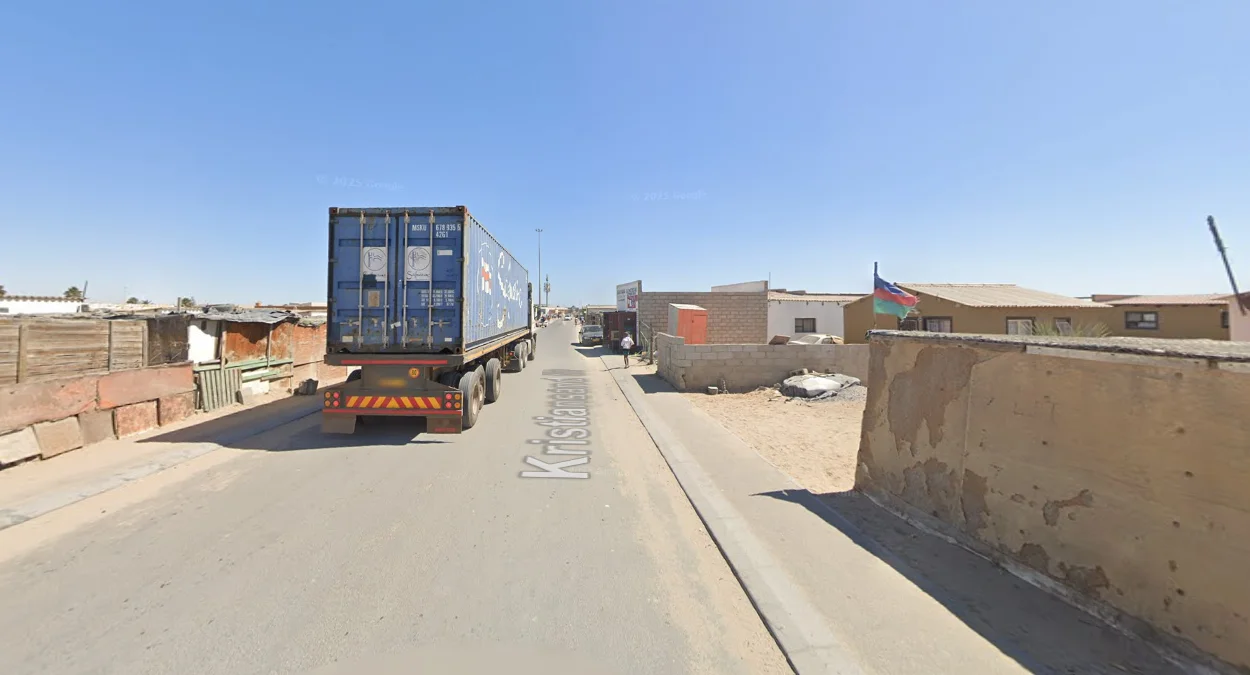 沿海城市平坦沙質街道