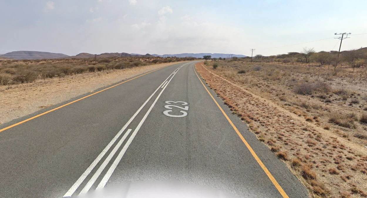 道路單黃外線與白中心線