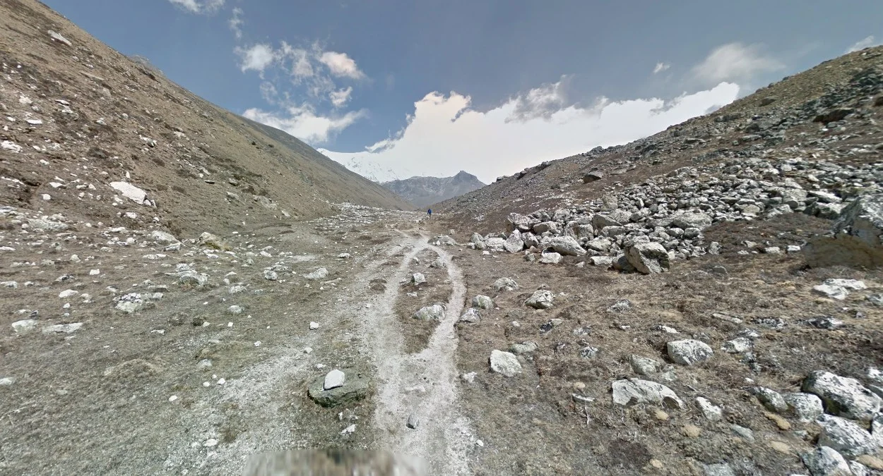 冰湖以北西北偏北小徑