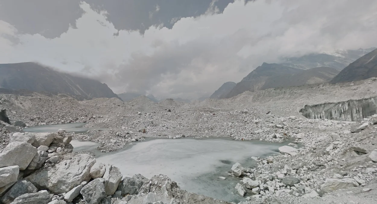 戈基奧東部乾涸冰川谷