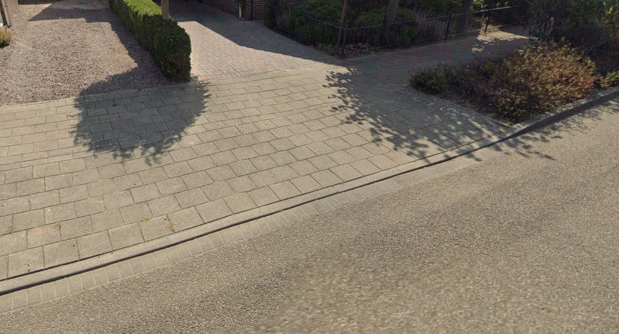 荷蘭灰色方磚人行道