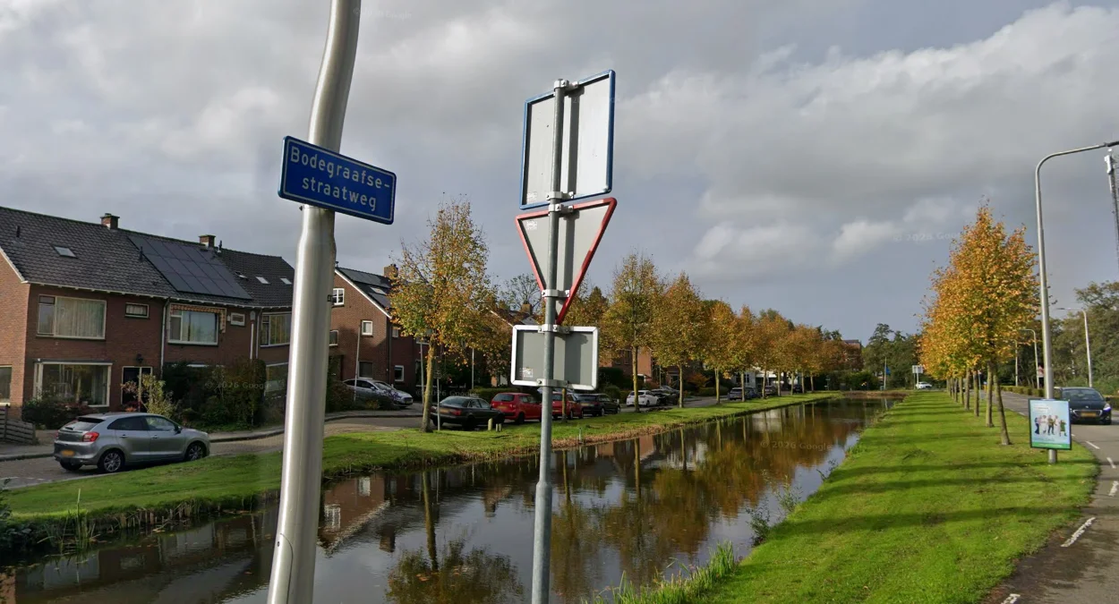 荷蘭路牌背面邊框