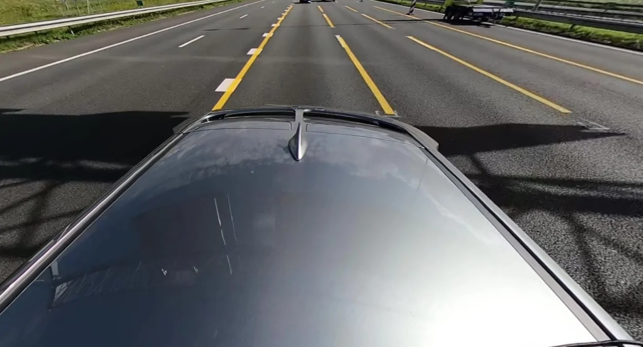 Google街景車黑色車尾模糊