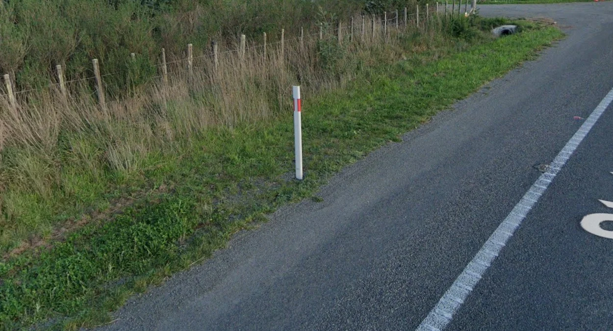 紐西蘭紅色條紋護柱