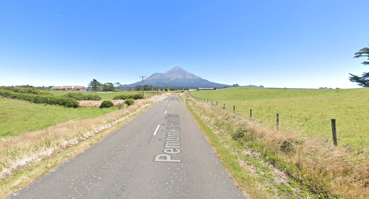 塔拉納基山平滑雪峰