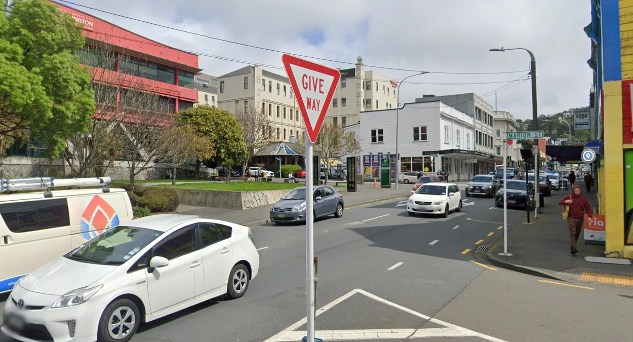 紐西蘭讓路標誌