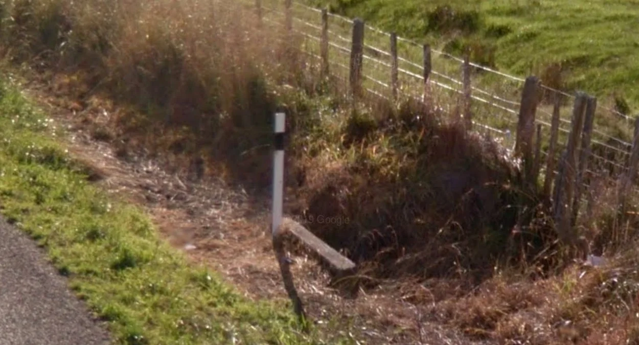 威靈頓黑色條紋護柱