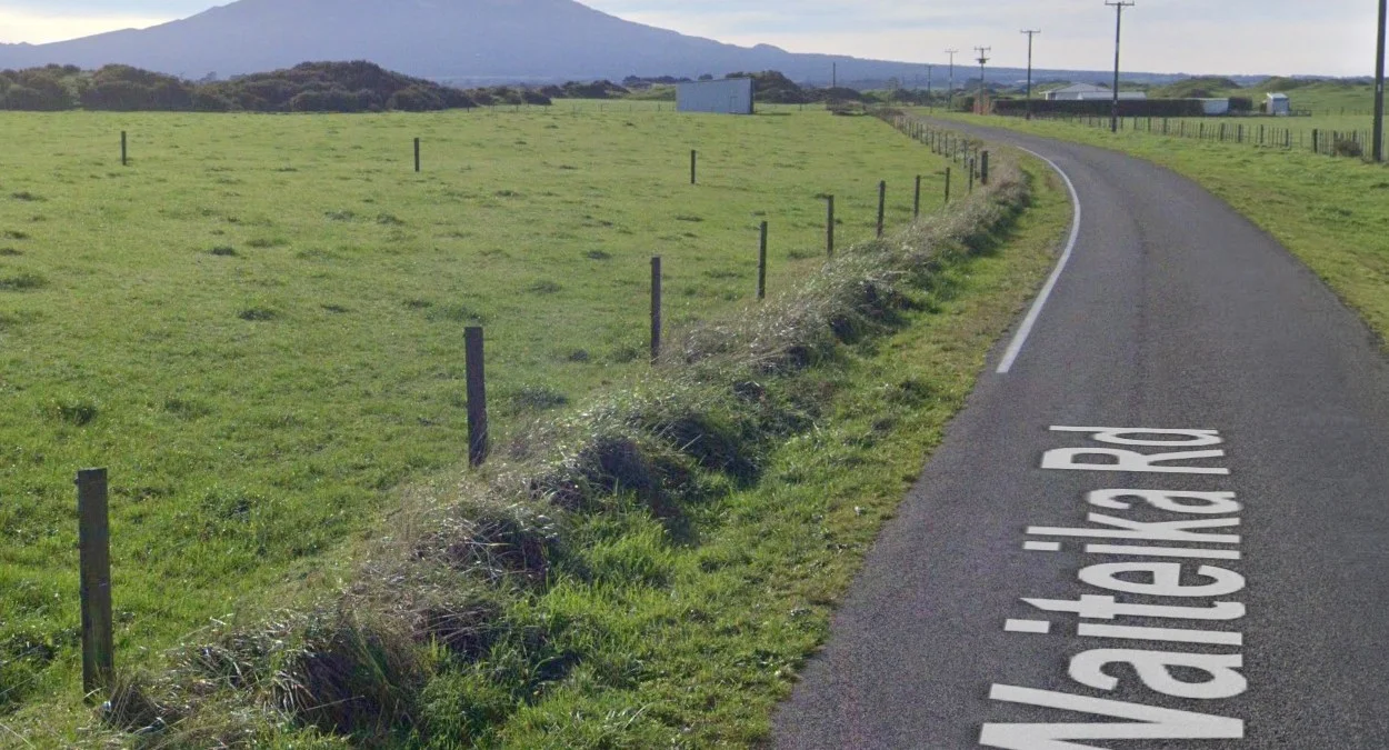 南島塔拉納基寬間隙木柵欄