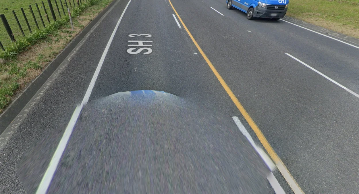 北島白藍色街景車頭