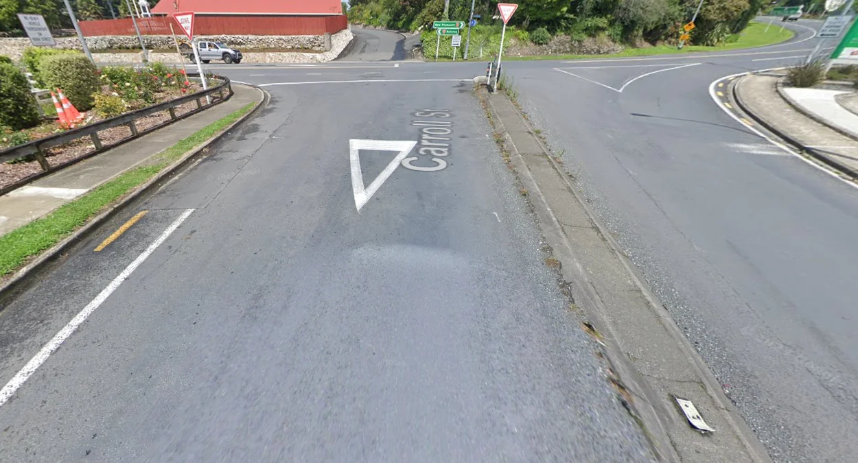 紐西蘭路面讓路三角形