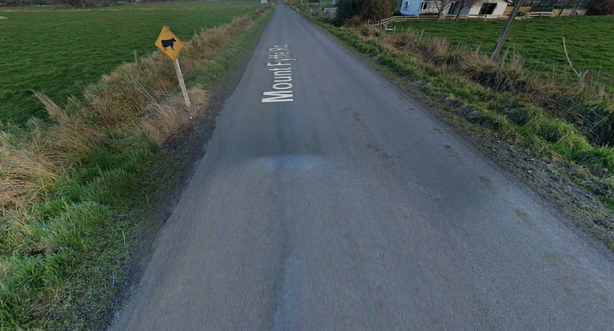 南島奧克蘭模糊白藍白街景車