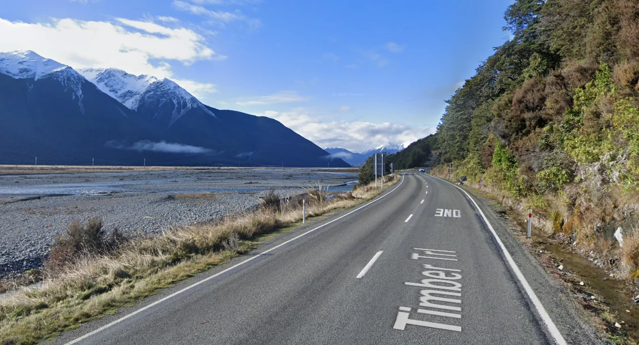 亞瑟山口73號國道碎石河床