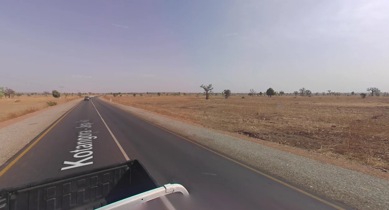 西北部開闊乾旱公路