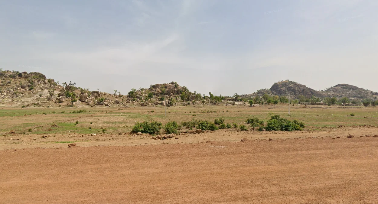 東北部稀樹草原岩丘