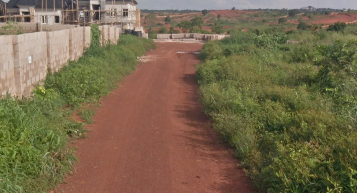 貝寧恩古深紅色土壤