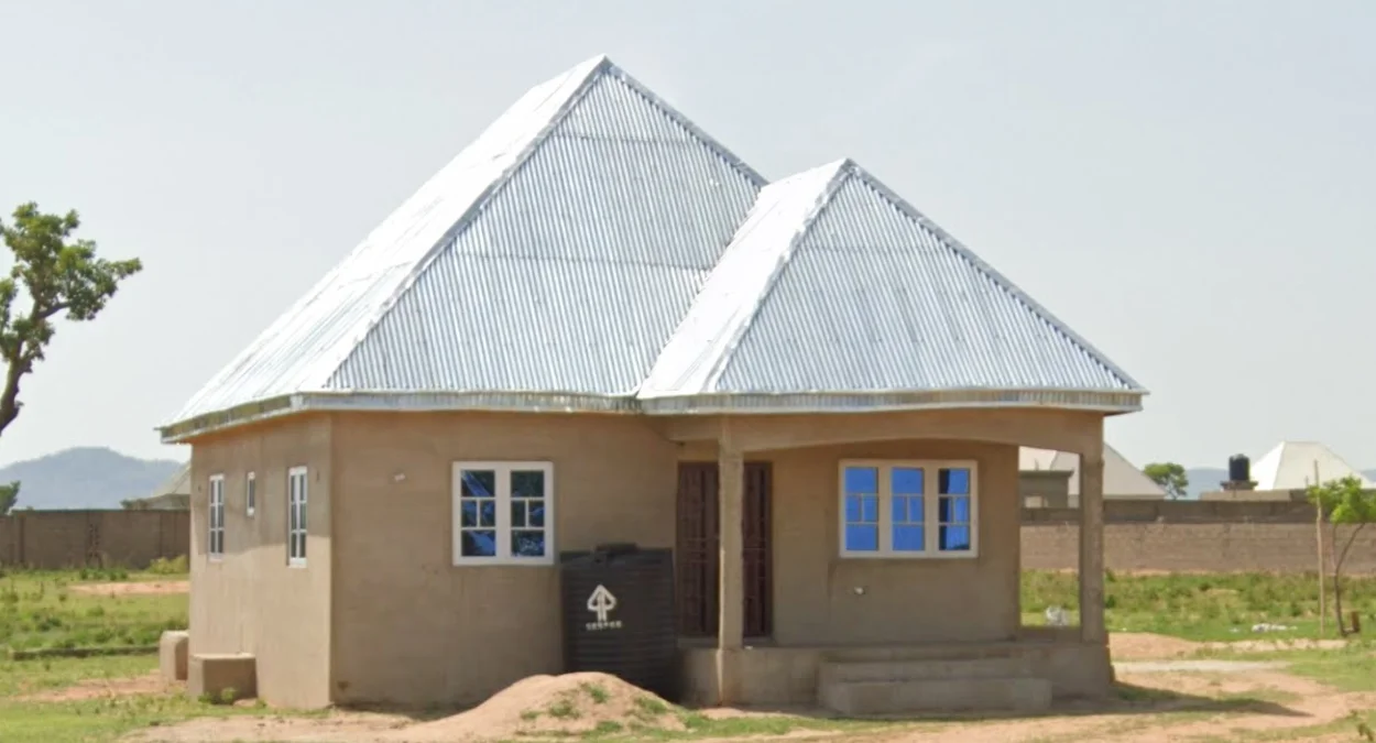 單層金屬屋頂房屋