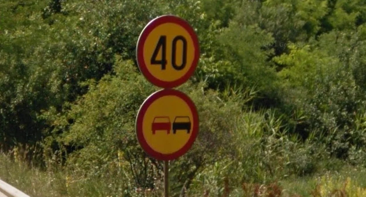 黃色填充警告標誌