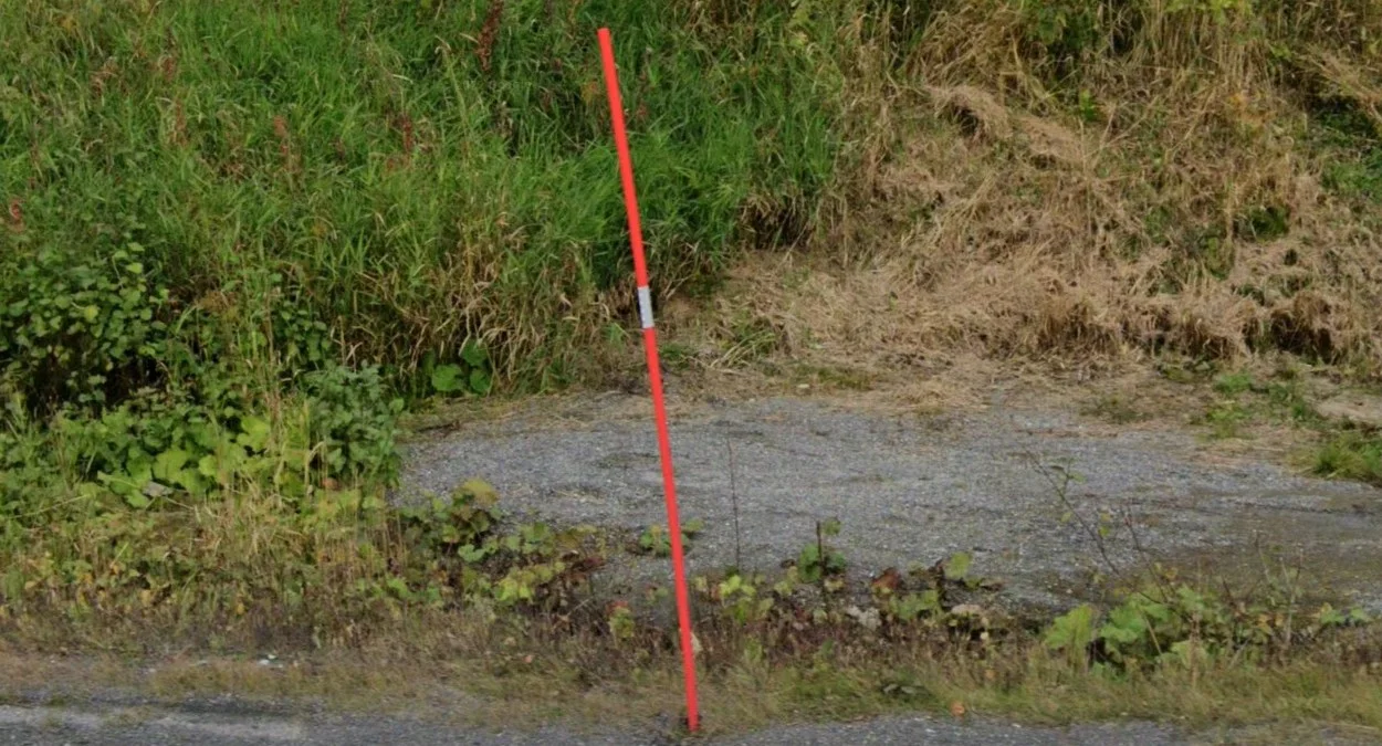 橙色雪樁與反光片