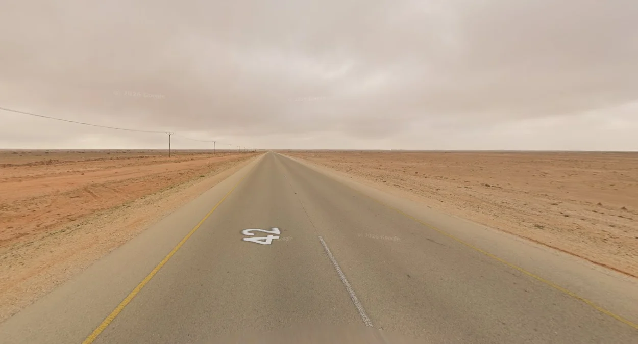 沙利姆以南陰天街景