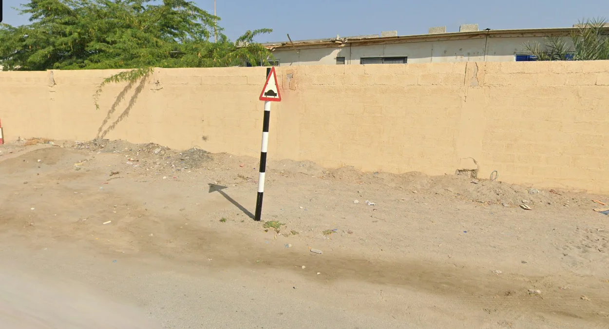 黑白條紋路標桿