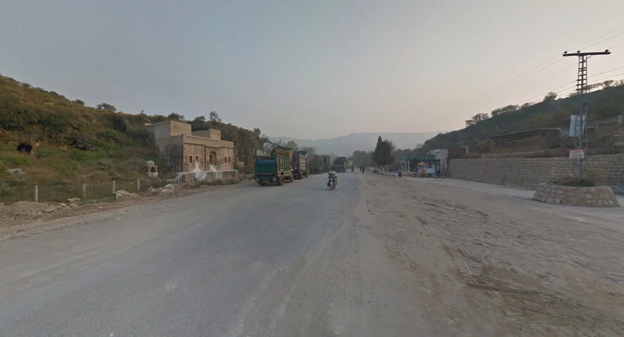 卡塔斯丘陵與霧霾