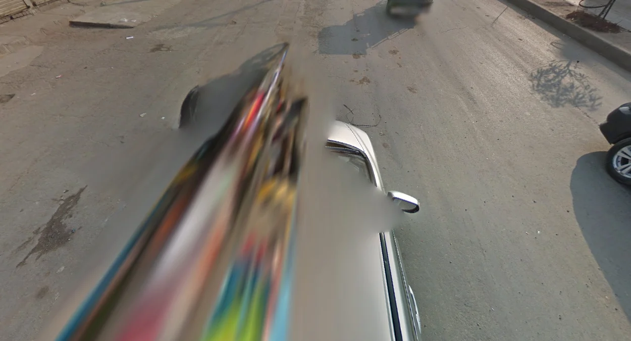 拉合爾堡周圍灰色車輛