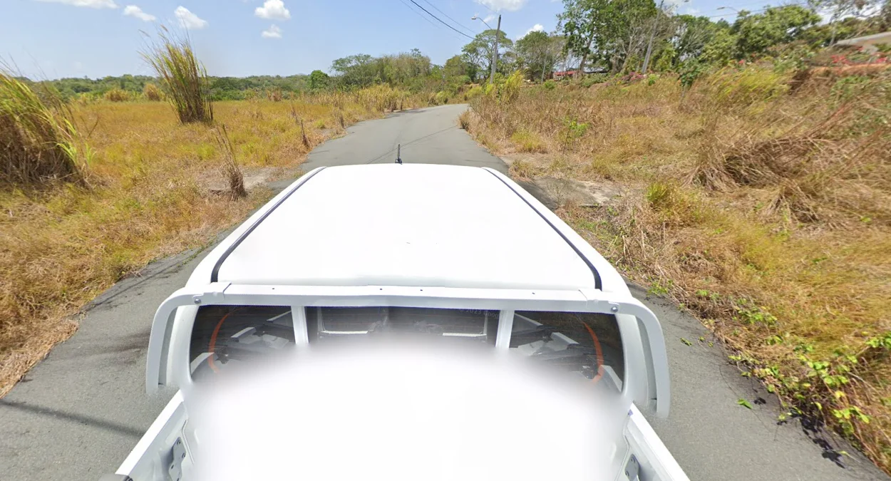 白色皮卡街景車