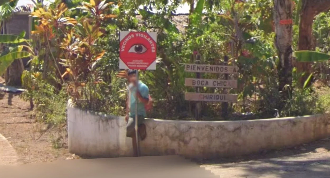 逼真眼睛紅色八角標誌