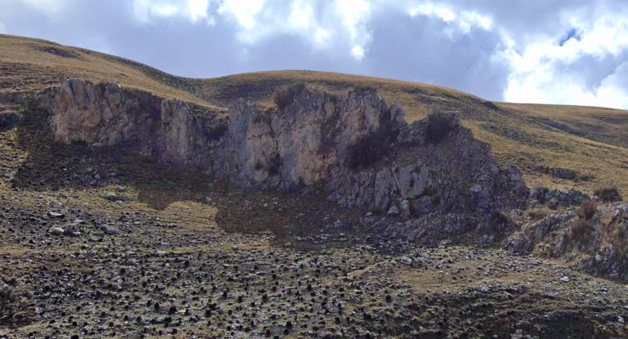 中部高海拔裸露岩石