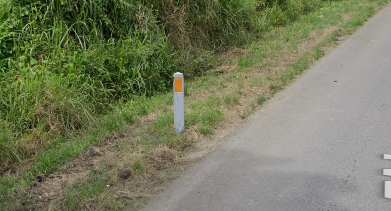 三角形混凝土護柱