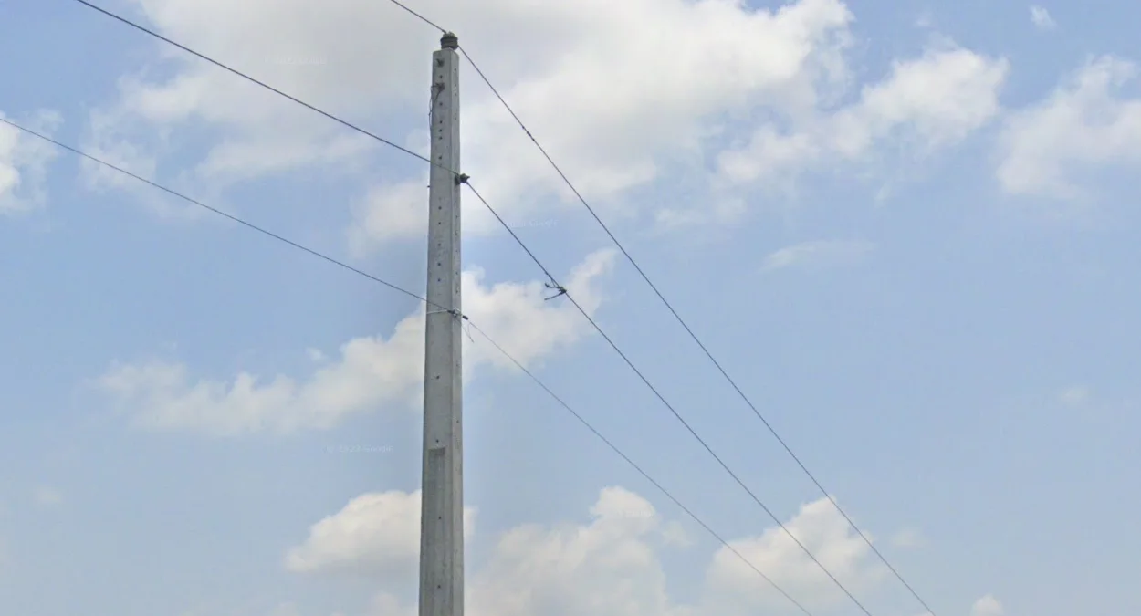 馬尼拉北部凹槽電線桿