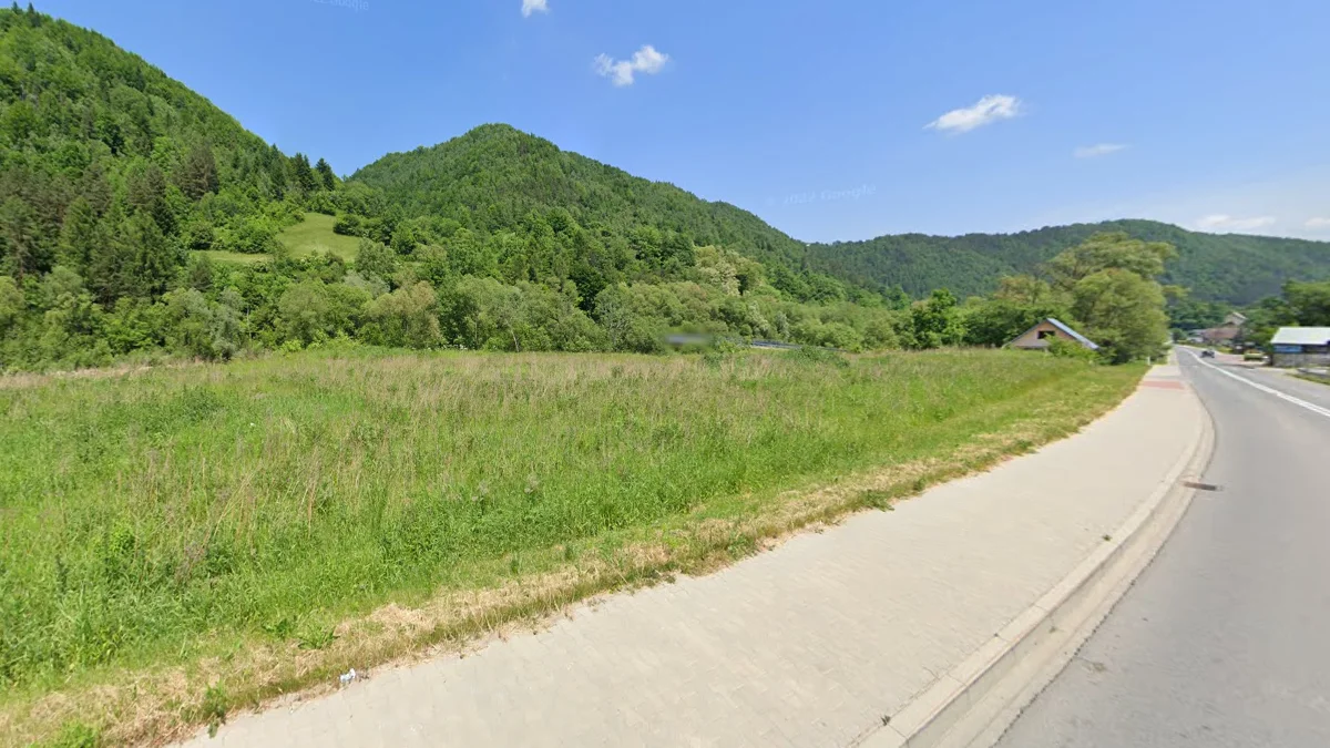 南部邊境多山丘陵