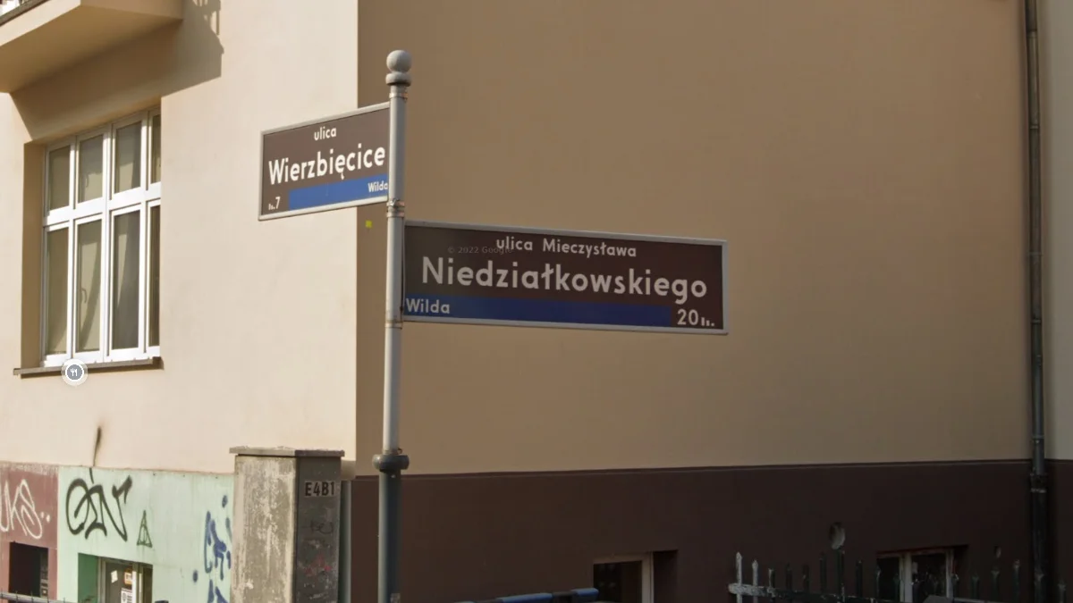 波茲南黑色路牌