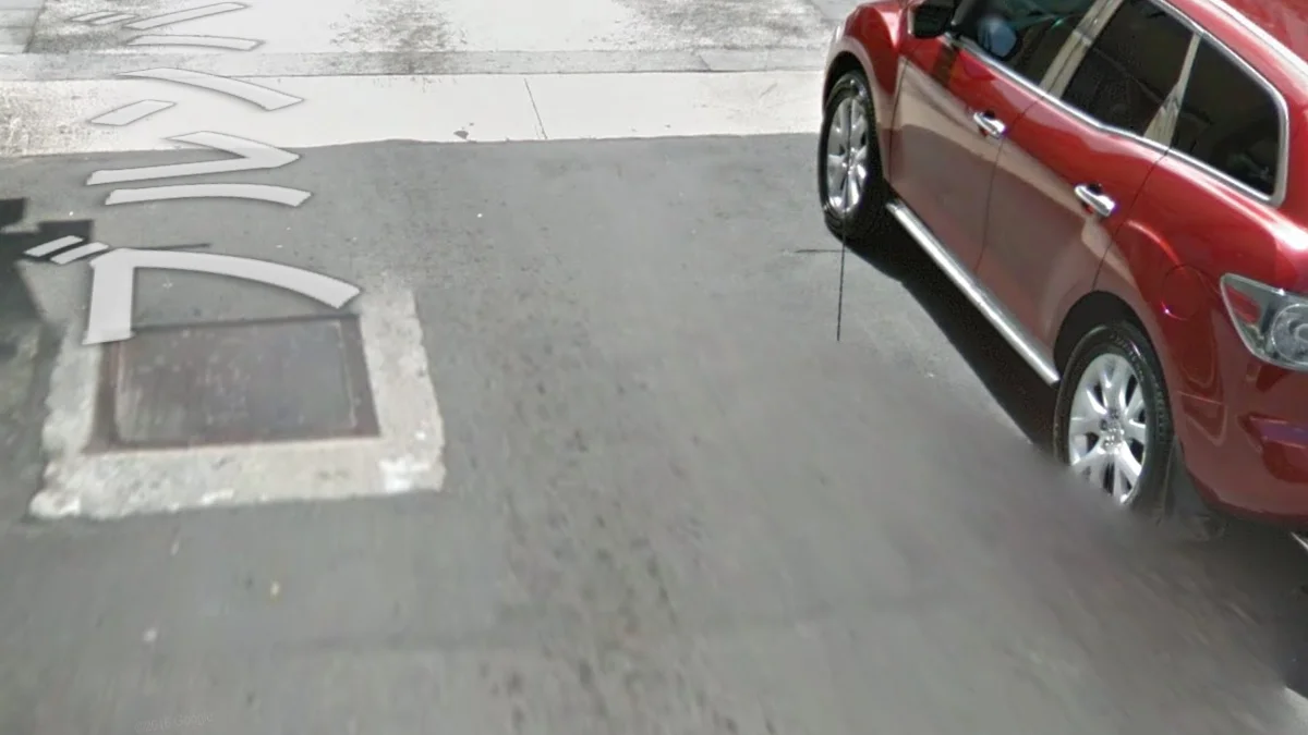 第三代街景車右前方天線