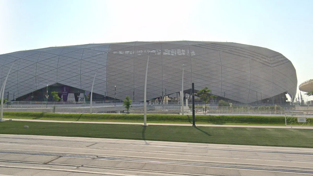 教育城體育場灰色鑽石覆層