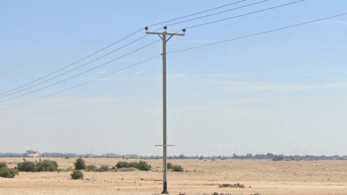 圓形電線桿與三絕緣體