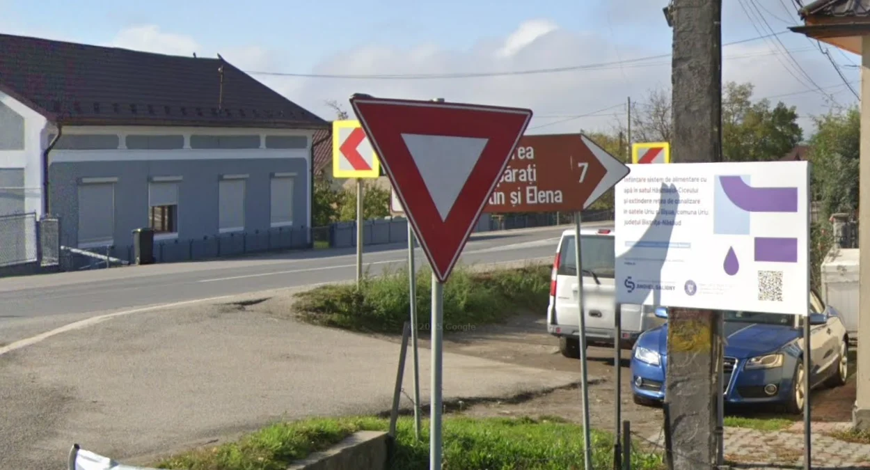 獨特厚紅邊讓路標誌