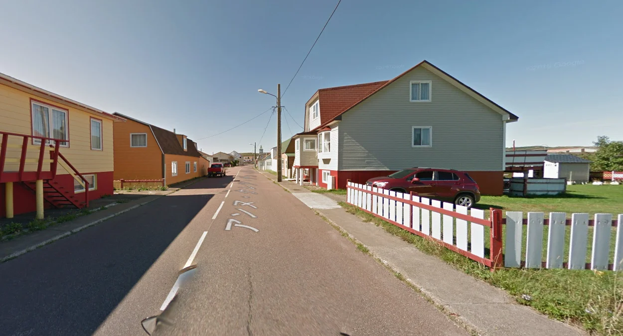 密克隆-朗格拉德鮮豔房屋