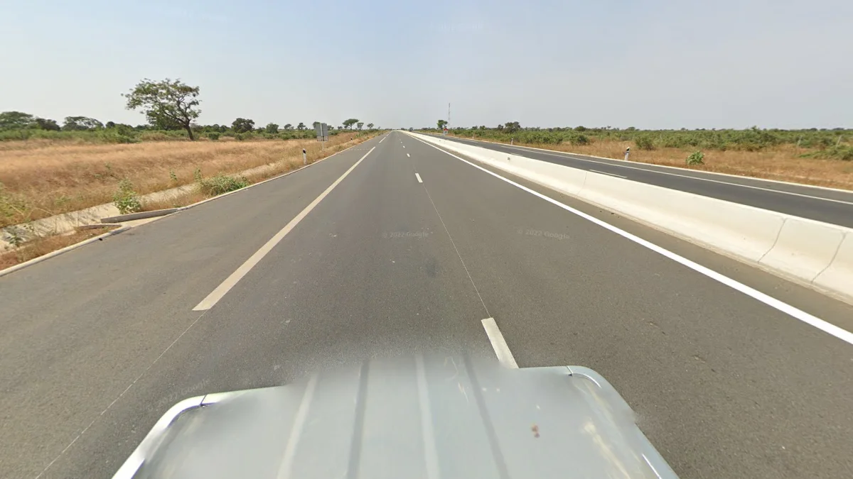 達卡圖巴分隔高速公路