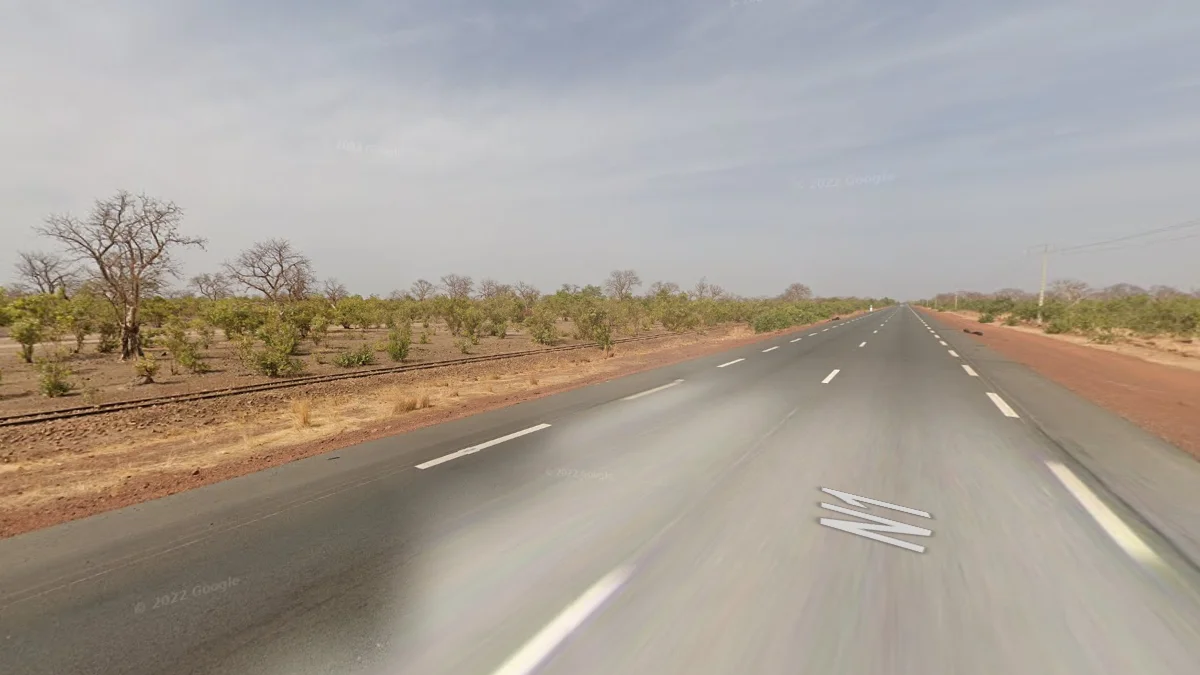 N1公路東北偏東走向