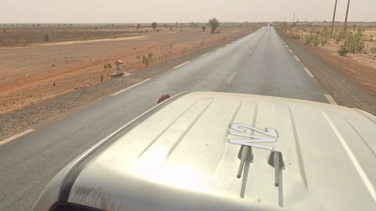 第四代銀車左前紅布