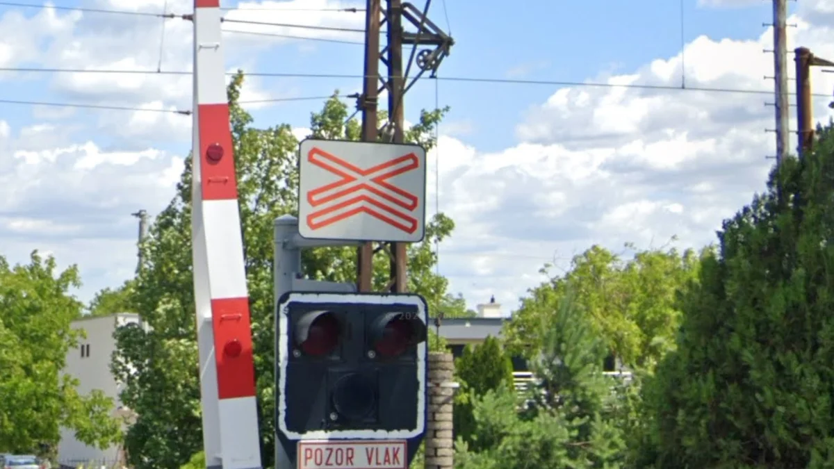 鐵路平交道口白色矩形背景