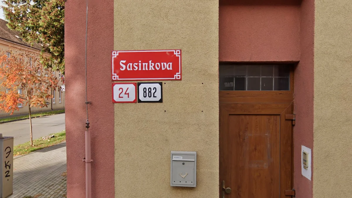 斯卡利察紅色街牌