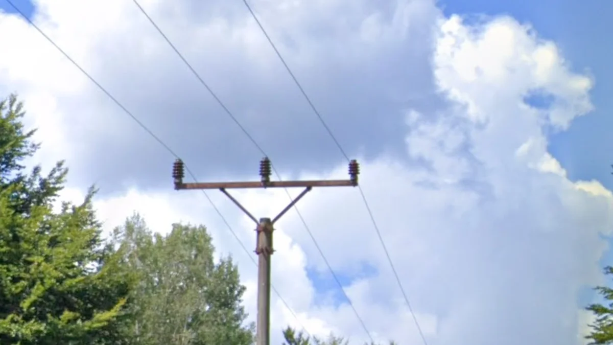 倒三角形電線桿頂部支撐