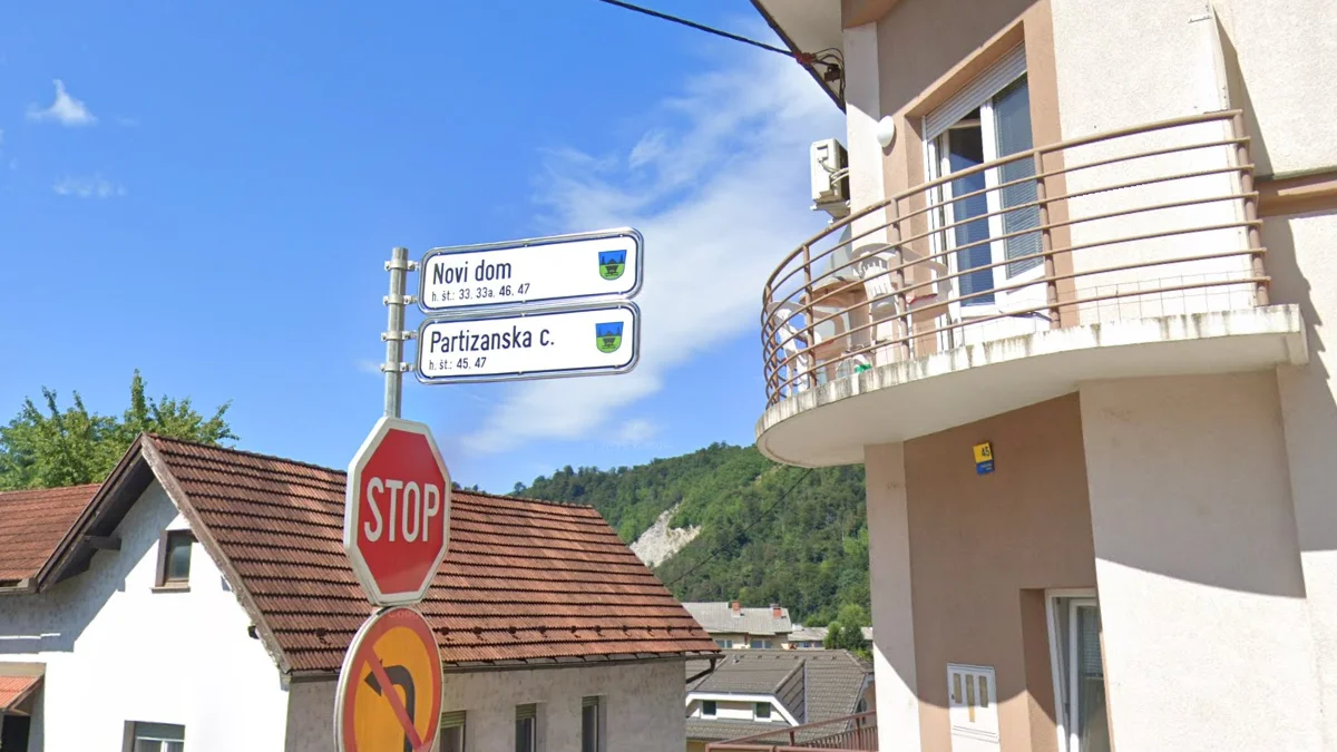 特爾博夫列藍綠色徽章