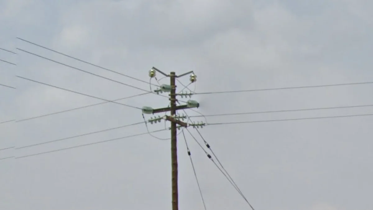 普馬蘭加省金屬臂電線桿